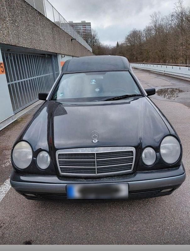 Gebraucht Mercedes E280 Classic 204 PS (150 kW) 1998 Schwarz Kombi