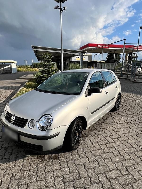 Gebraucht VW Polo 64 PS (47 kW) 2004 Silber Kleinwagen
