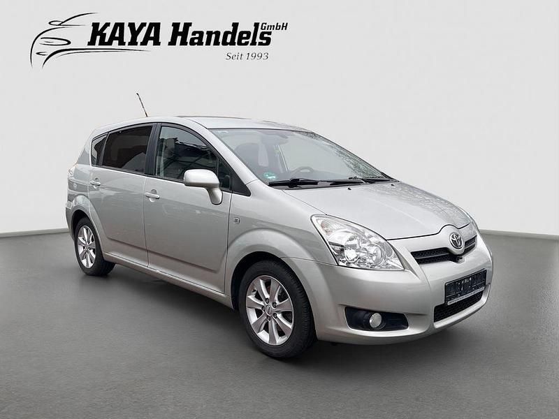 Silber Gebraucht 2007 Toyota Corolla Verso Executive Van / Kleinbus | 4.950 € (Fairer Preis) - Bild 1/4