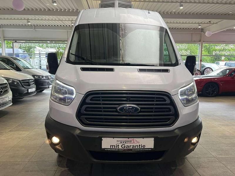 Second-hand Ford Transit 170 CP (125 kW) 2018 Alb Monovolum
