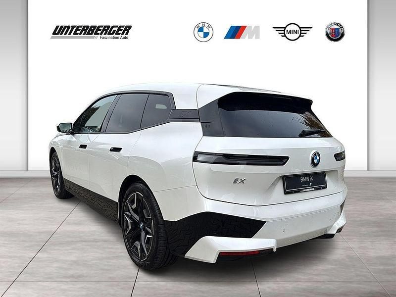 Gebraucht BMW iX Executive 384 kW (523 PS) 2024 Weiß SUV