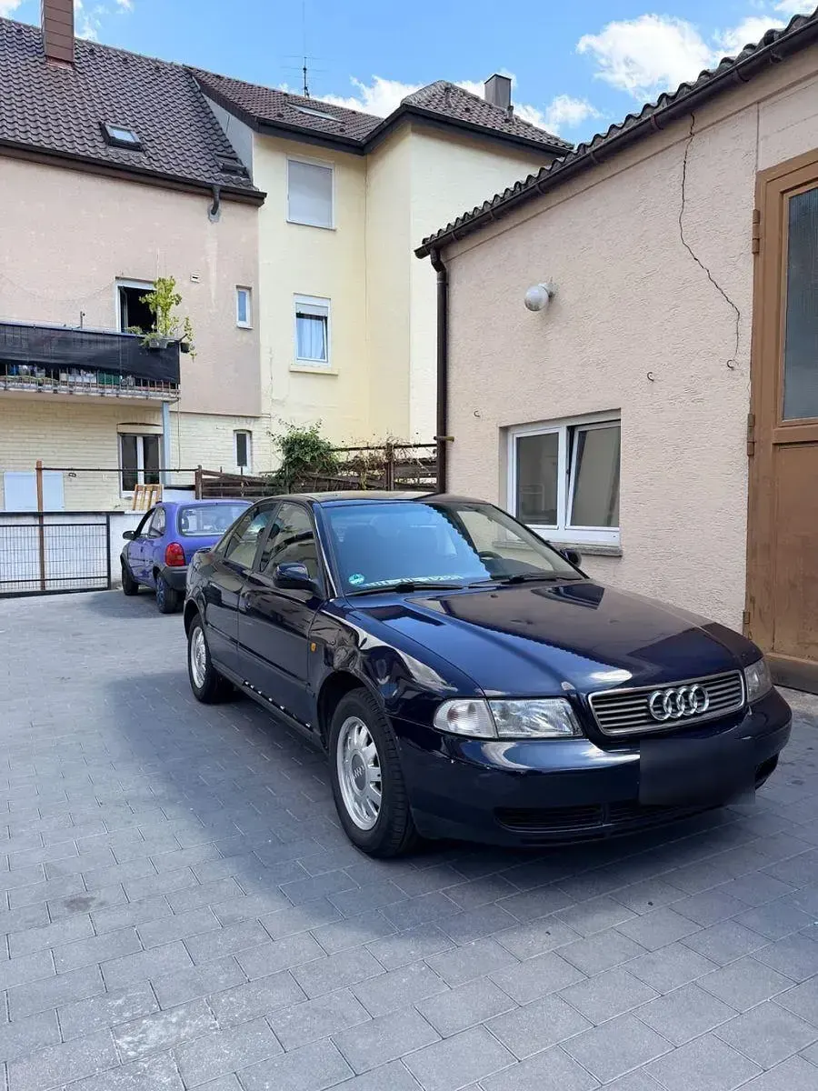 Gebraucht Audi A4 Sport 101 PS (74 kW) 1998 Blau Limousine