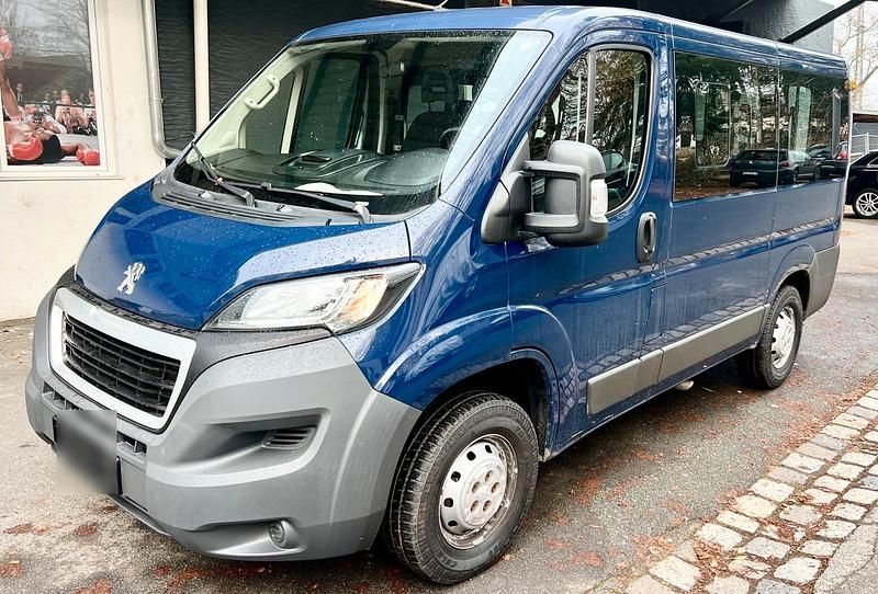 Blau Gebraucht 2016 Peugeot Boxer Van | 9.900 € (Etwas zu teuer) - Bild 1/4