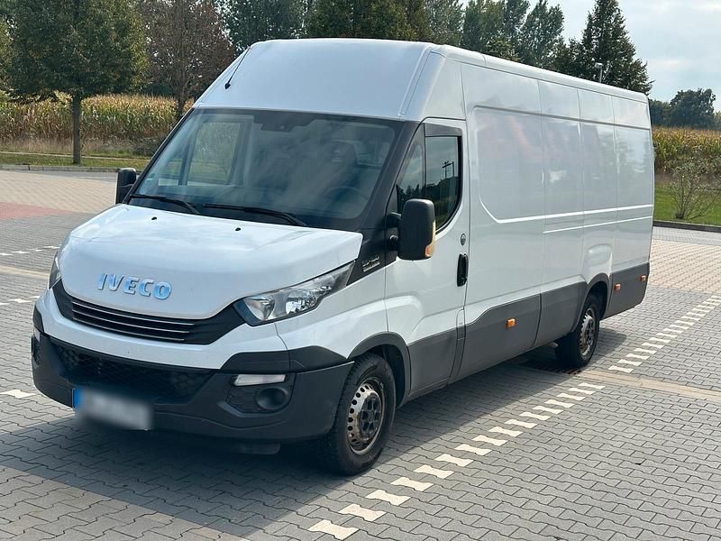 Weiß Gebraucht 2018 Iveco Daily Van / Kleinbus | 11.999 € (Guter Preis) - Bild 1/4