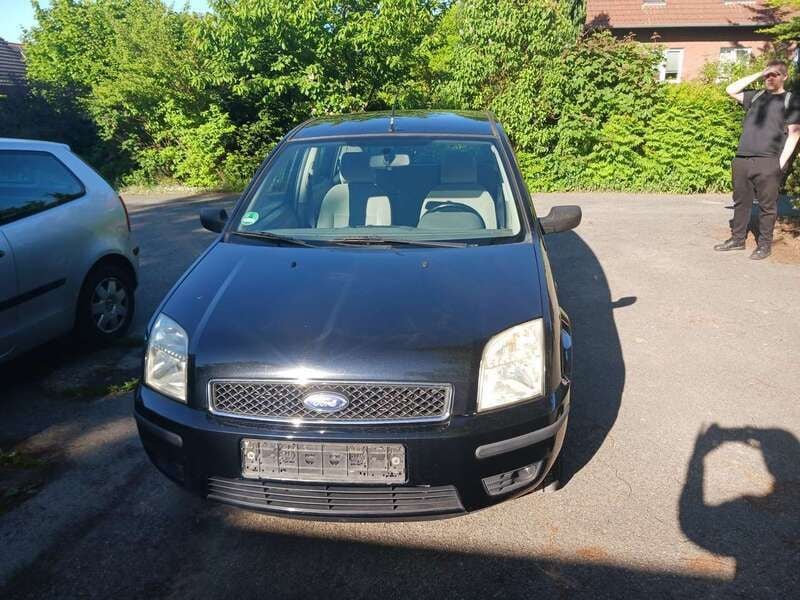 Schwarz Gebraucht 2005 Ford Fusion Limousine | 1.500 € (Fairer Preis) - Bild 1/4