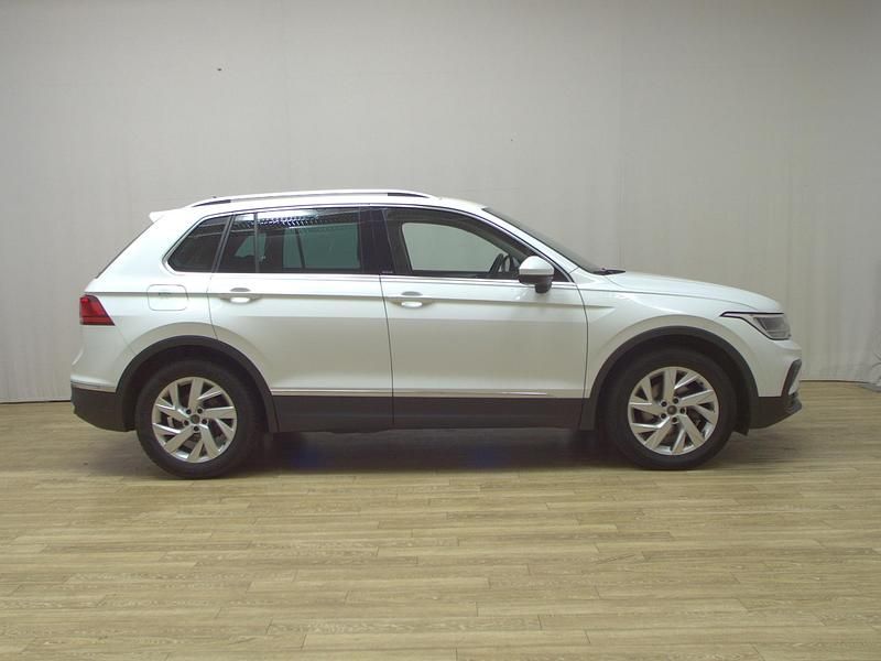 Weiss Gebraucht 2023 VW Tiguan Move SUV | 22.680 € (Superpreis) - Bild 1/4