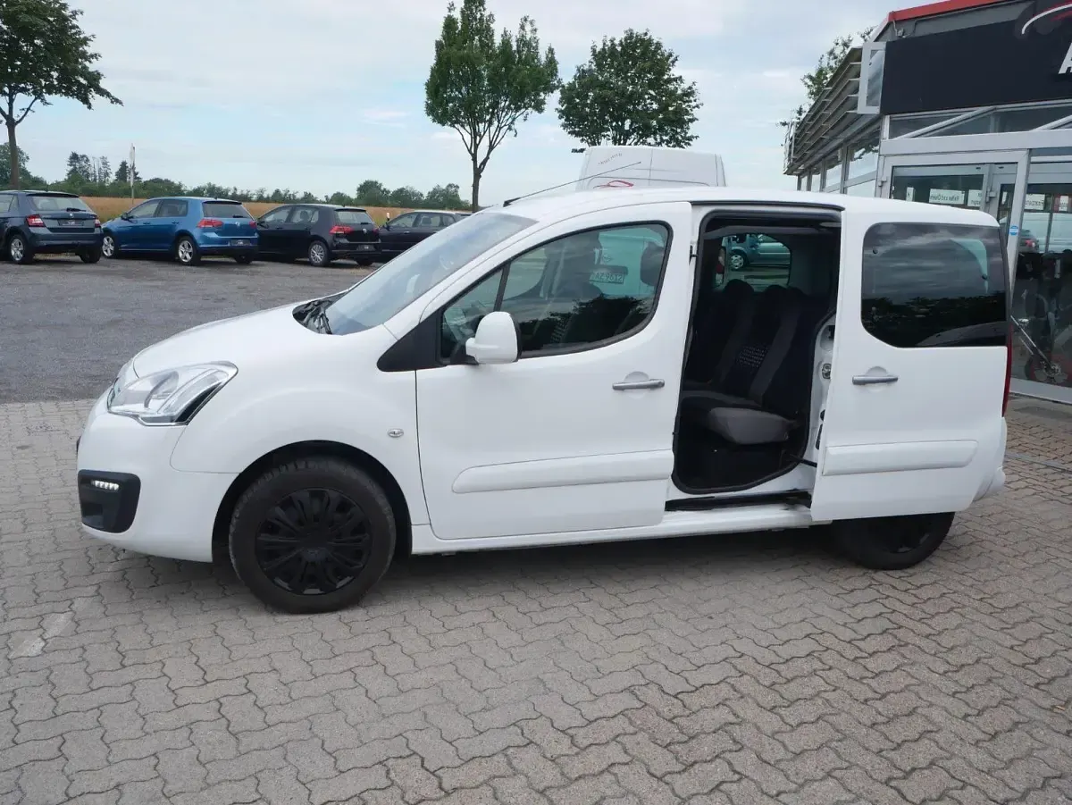Gebraucht Citroën Berlingo SELECTION 110 PS (80 kW) 2016 Weiß Van / Kleinbus