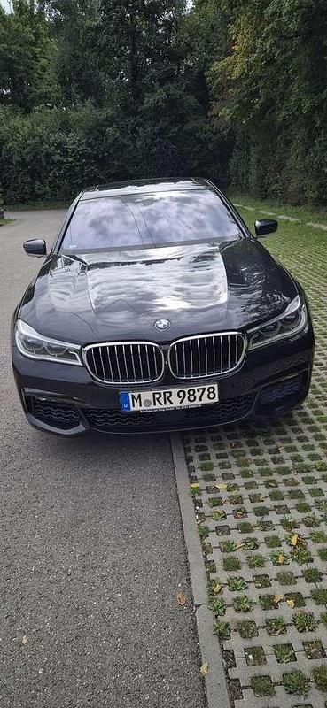 Blau Gebraucht 2016 BMW 750L M Sport Limousine | 37.000 € (Teuer) - Bild 1/4