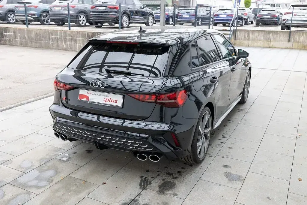 Gebraucht Audi S3 Ambiente 333 PS (244 kW) 2025 Mythosschwarz metallic Limousine