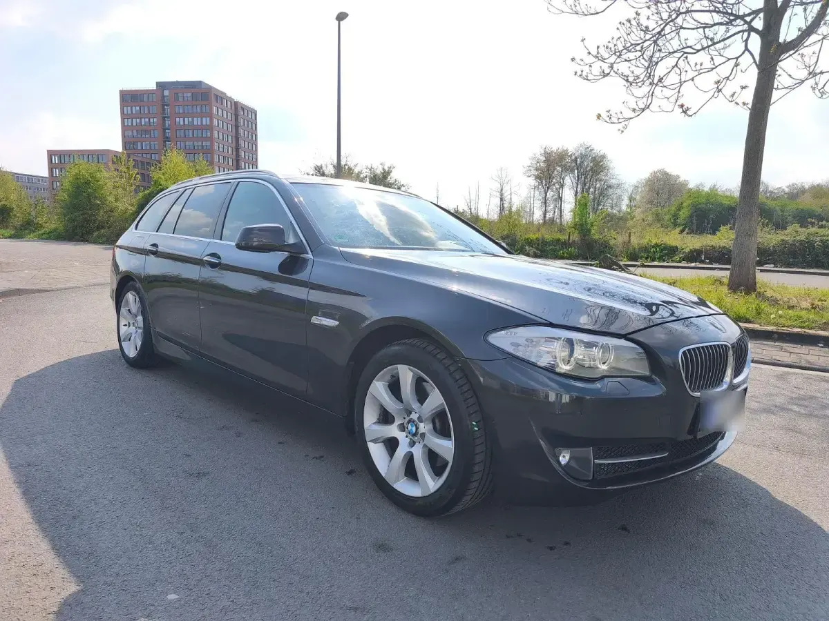 Second-hand BMW 520 Performance 184 CP (135 kW) 2011 Gri Break