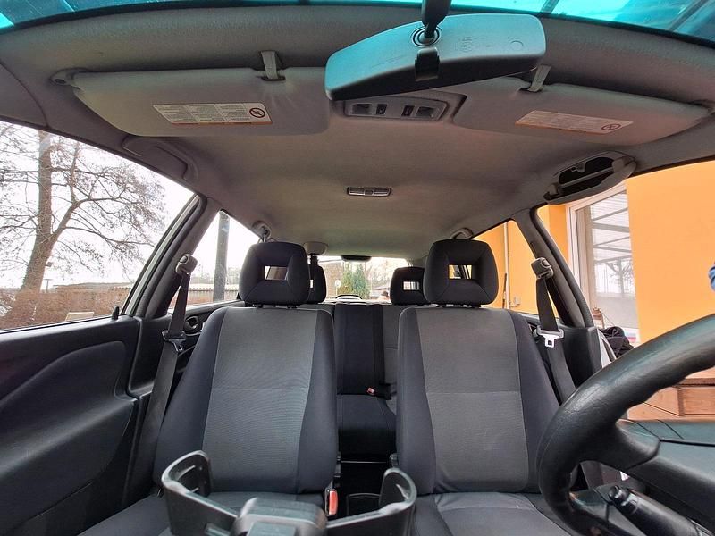 Gebraucht Mitsubishi Space Star 122 PS (89 kW) 2002 Silber Van / Kleinbus