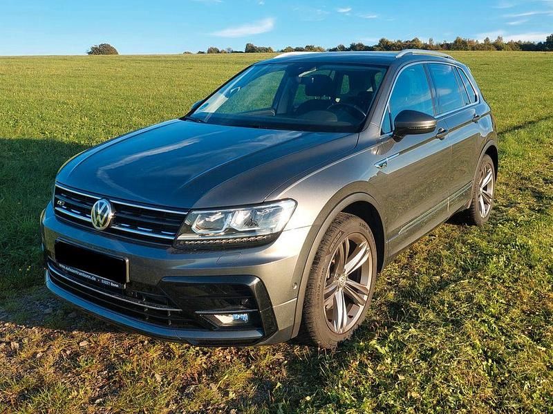 Grau Gebraucht 2018 VW Tiguan SUV | 26.400 € (Fairer Preis) - Bild 1/4