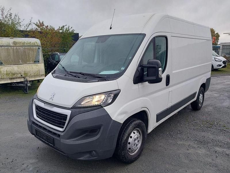 Weiß Gebraucht 2016 Peugeot Boxer Avantage Van | 10.399 € (Fairer Preis) - Bild 1/4