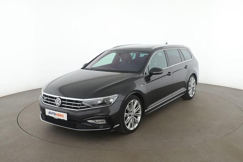 Grau Gebraucht 2019 VW Passat Elegance Kombi | 23.400 € - Bild 1/3