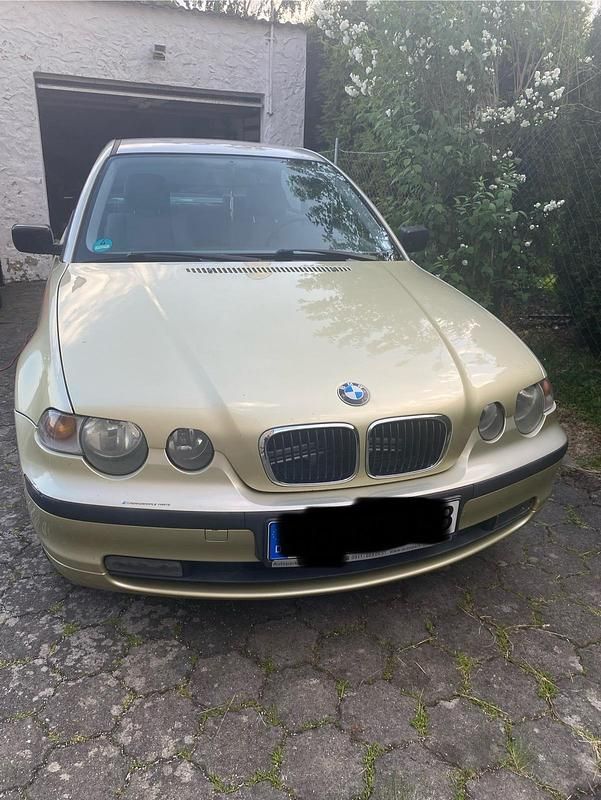Grün Gebraucht 2001 BMW 316 Compact Kleinwagen | 700 € (Guter Preis) - Bild 1/4