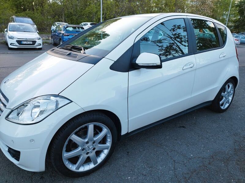 Weiß Gebraucht 2009 Mercedes A180 Limousine | 4.200 € (Guter Preis) - Bild 1/4