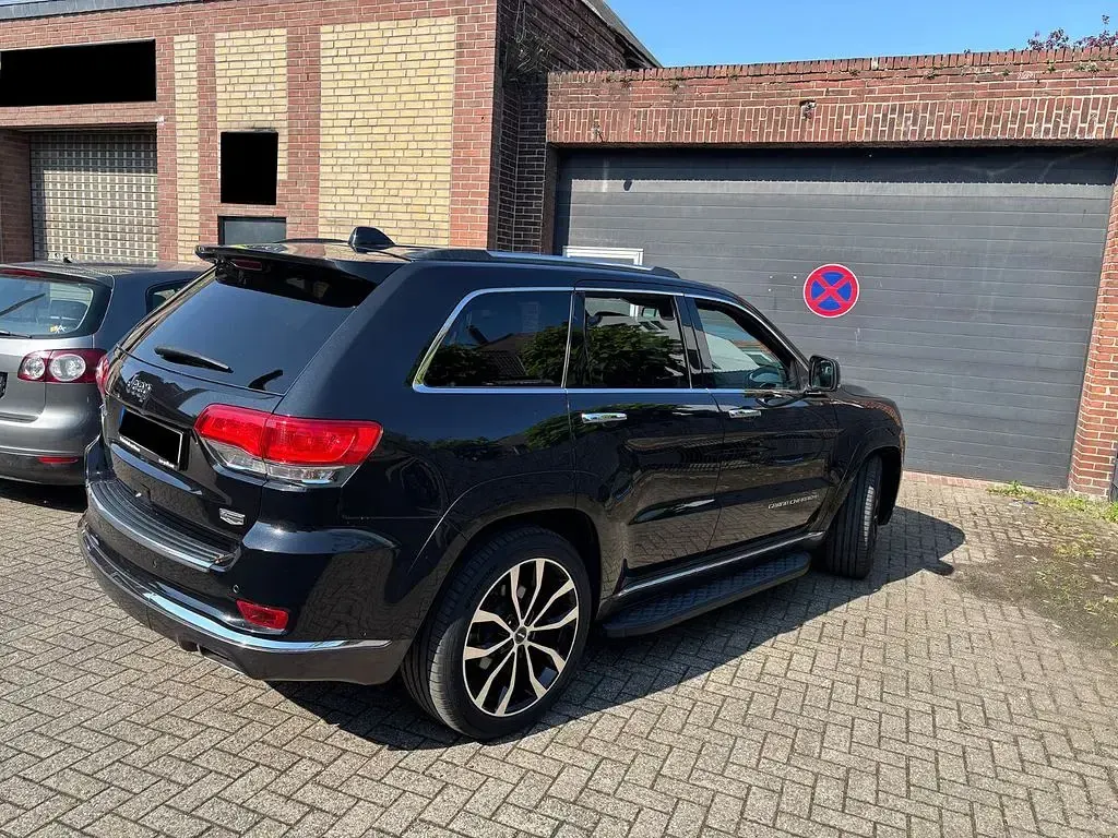 Gebraucht Jeep Grand Cherokee Summit 250 PS (183 kW) 2017 Schwarz SUV