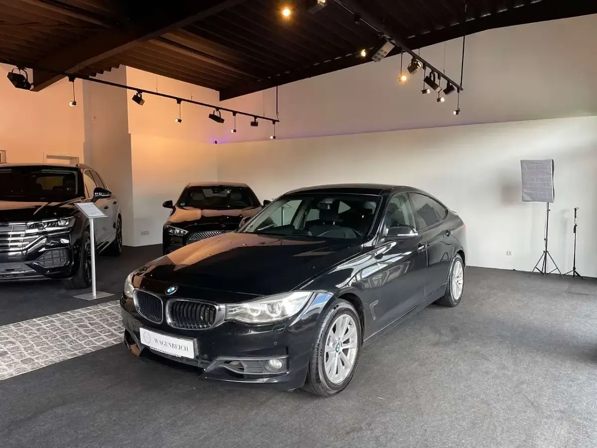 Gebraucht BMW 320 Performance 184 PS (135 kW) 2013 Schwarz Limousine