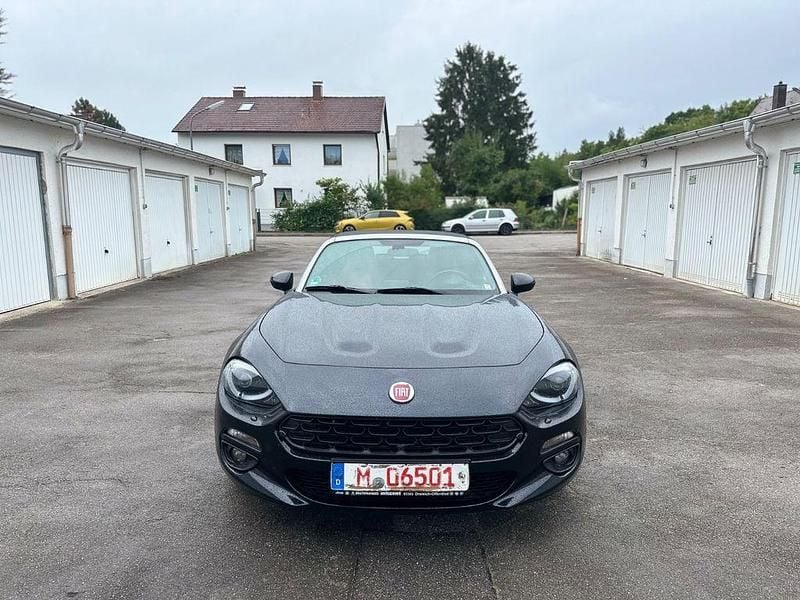 Gebraucht Fiat 124 Spider 140 PS (102 kW) 2017 Schwarz Cabrio