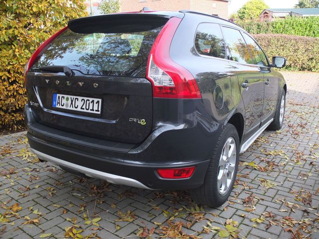 Gebraucht Volvo XC60 Momentum 163 PS (119 kW) 2011 Grau metallic SUV
