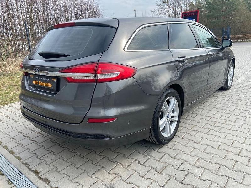 Gebraucht Ford Mondeo Titanium 150 PS (110 kW) 2019 Grau Limousine
