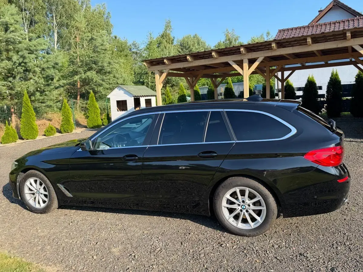 Gebraucht BMW 520 Sport Line 190 PS (139 kW) 2019 Schwarz Kombi