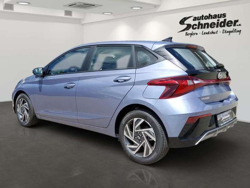 Gebraucht Hyundai i20 Trend 101 PS (74 kW) 2024 Blau Limousine