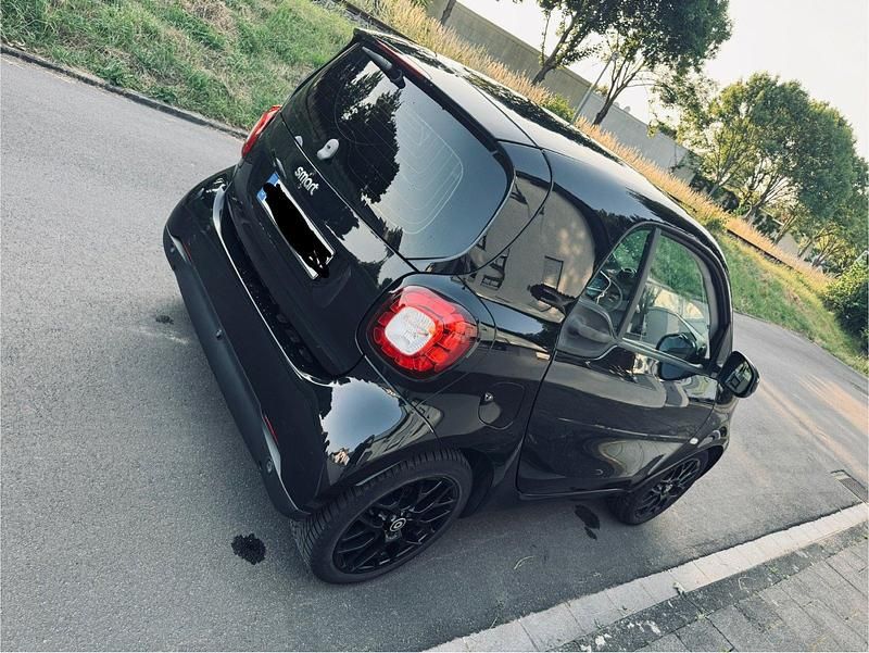 Gebraucht Smart ForTwo Coupé 71 PS (52 kW) 2019 Schwarz Coupé
