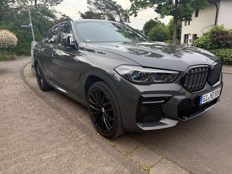 Gebraucht BMW X6 M50 Shadowline 530 PS (389 kW) 2023 Grau SUV