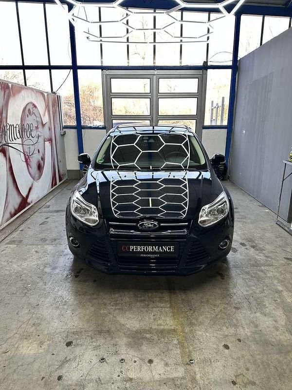Używany Ford Focus Titanium 184 KM (135 kW) 2011 Czarny Hatchback