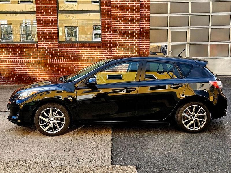 Gebraucht Mazda 3 Center-Line 105 PS (77 kW) 2013 Schwarz Limousine