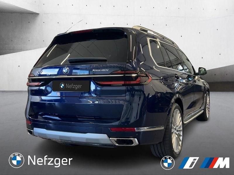 Neu BMW X7 381 PS (280 kW) 2025 Blau SUV