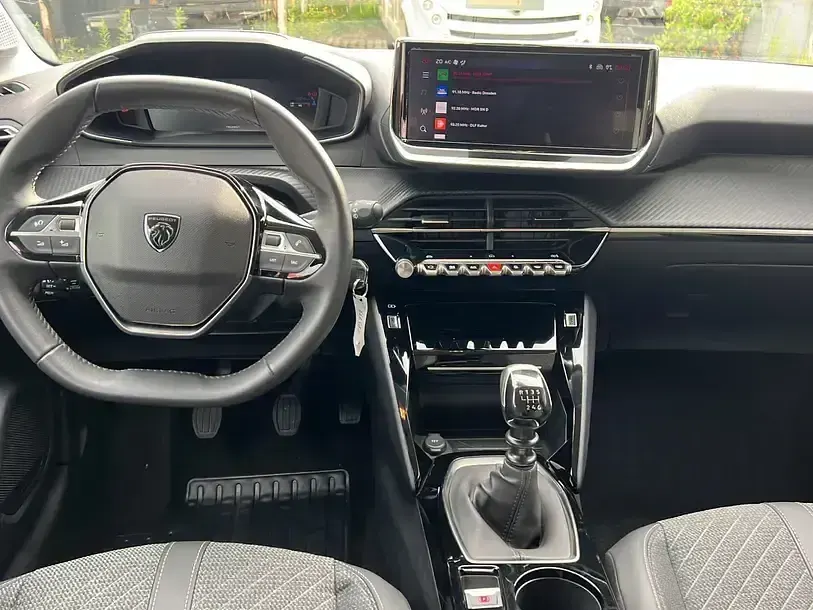 Gebraucht Peugeot 208 Allure 101 PS (74 kW) 2025 Grau Kleinwagen