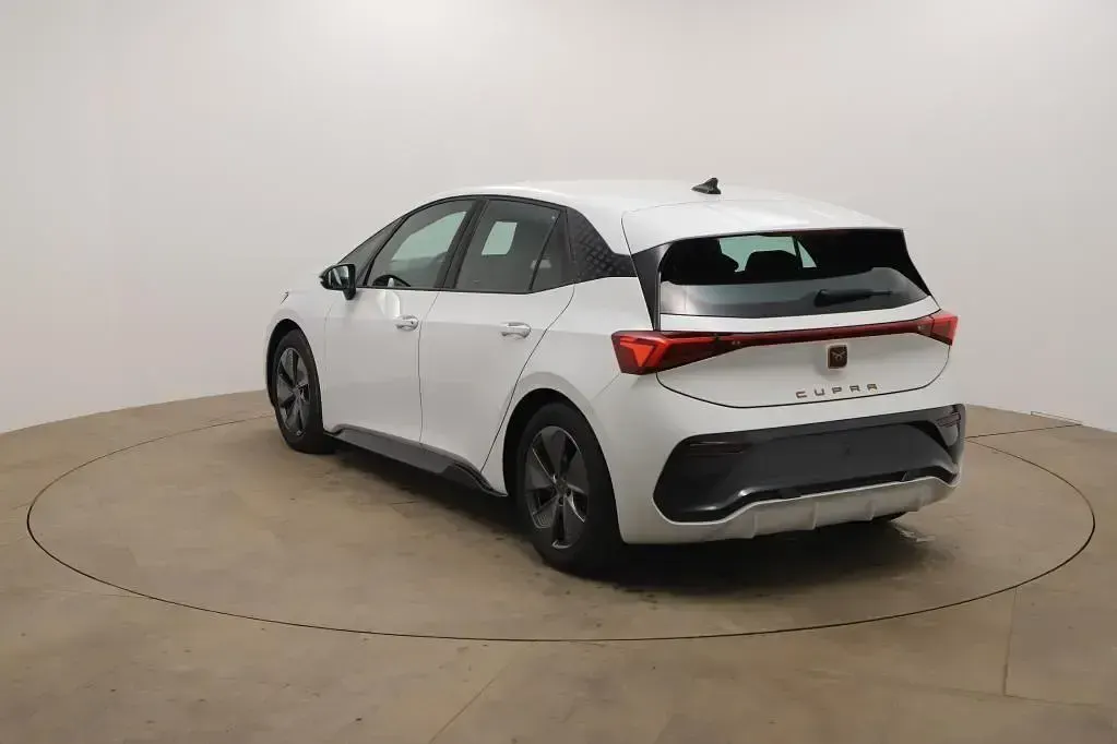 Gebraucht Cupra Born 150 kW (204 PS) 2024 Weiß Kleinwagen