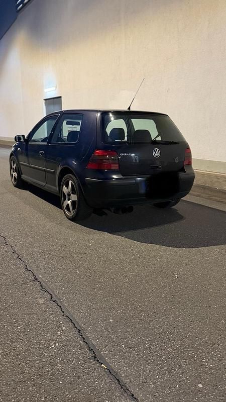Gebraucht VW Golf IV 75 PS (55 kW) 2002 Schwarz Kleinwagen