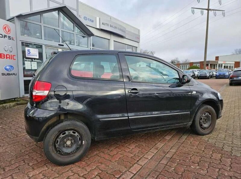 Gebraucht VW Fox Basis 54 PS (39 kW) 2007 Schwarz Kleinwagen