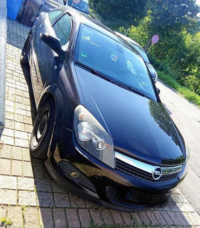 Schwarz Gebraucht 2008 Opel Astra GTC Coupé | 1.000 € (Superpreis) - Bild 1/4