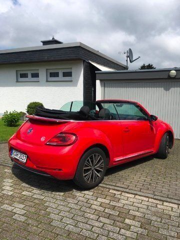 Gebraucht VW Beetle Cabriolet Sound 105 PS (77 kW) 2017 Rot Cabrio