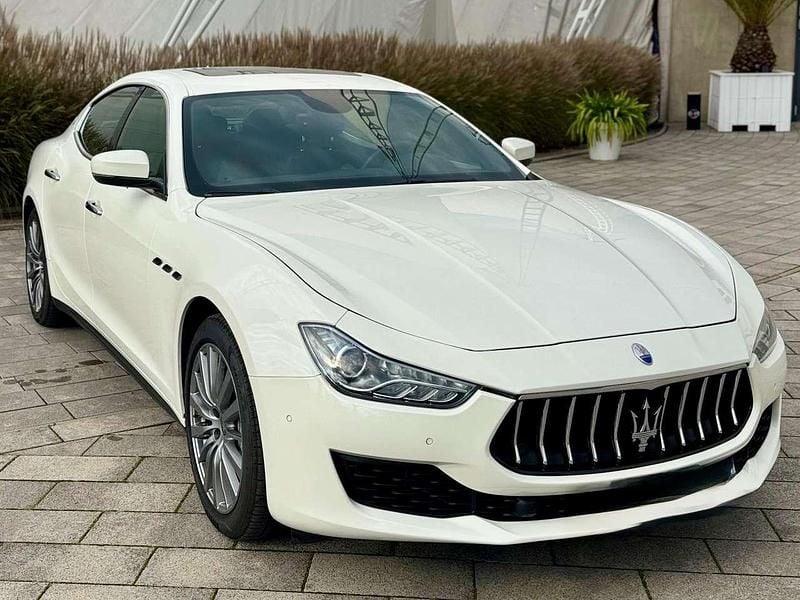 Gebraucht Maserati Ghibli 349 PS (256 kW) 2020 Weiß Limousine