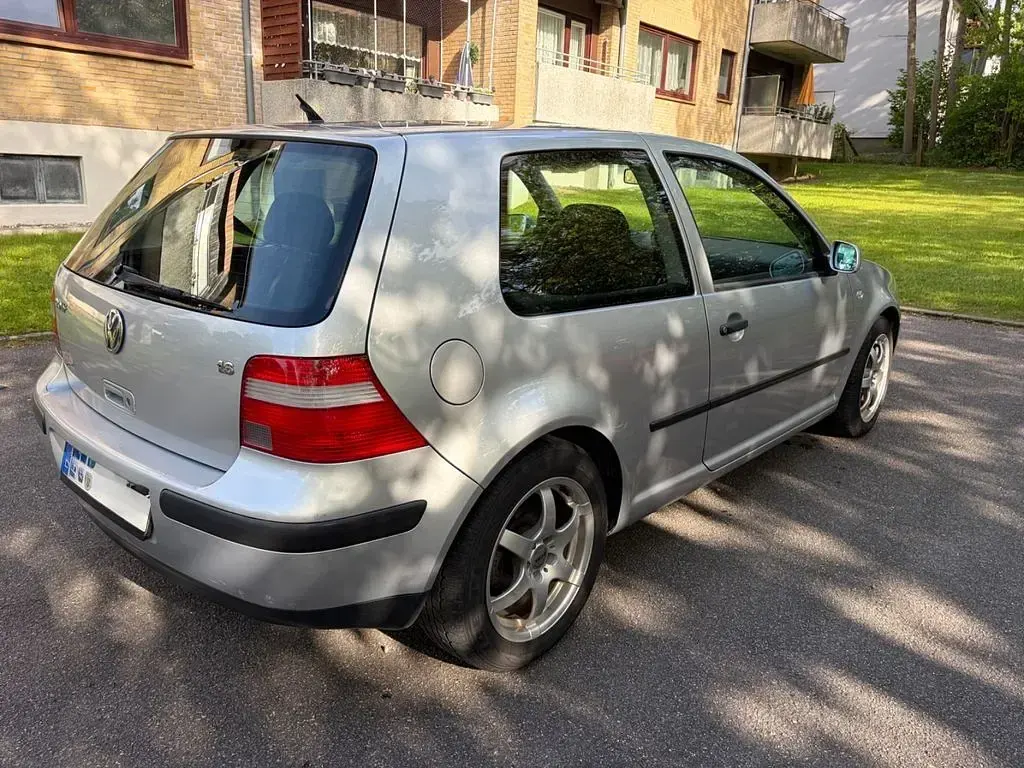 Brugt VW Golf IV 105 HK (77 kW) 2003 Sølv Sedan