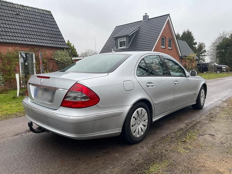 Gebraucht Mercedes E280 Elegance 231 PS (169 kW) 2007 Silber Limousine