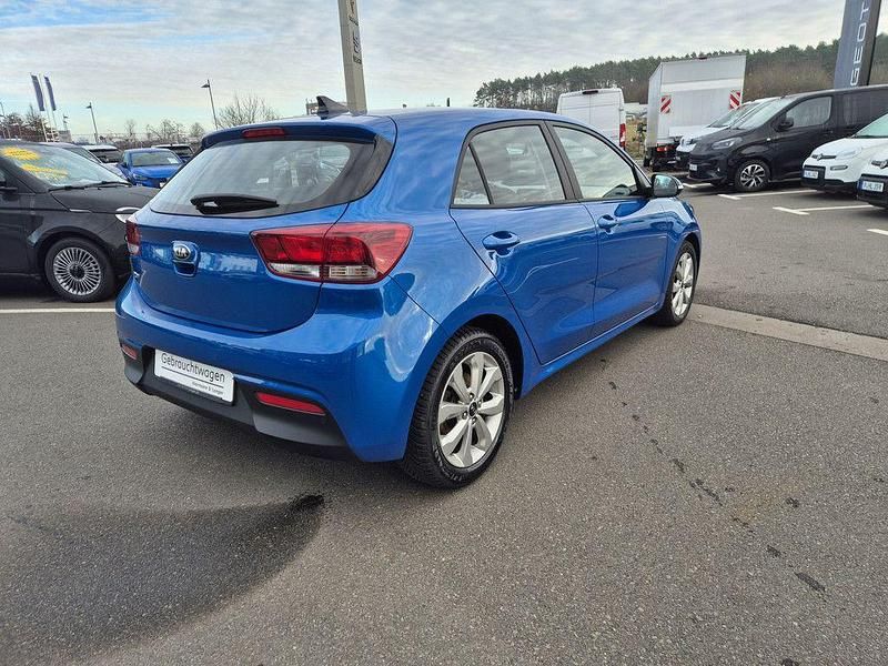 Gebraucht Kia Rio Vision 101 PS (74 kW) 2020 Blau / bathysblau (metallic) Limousine