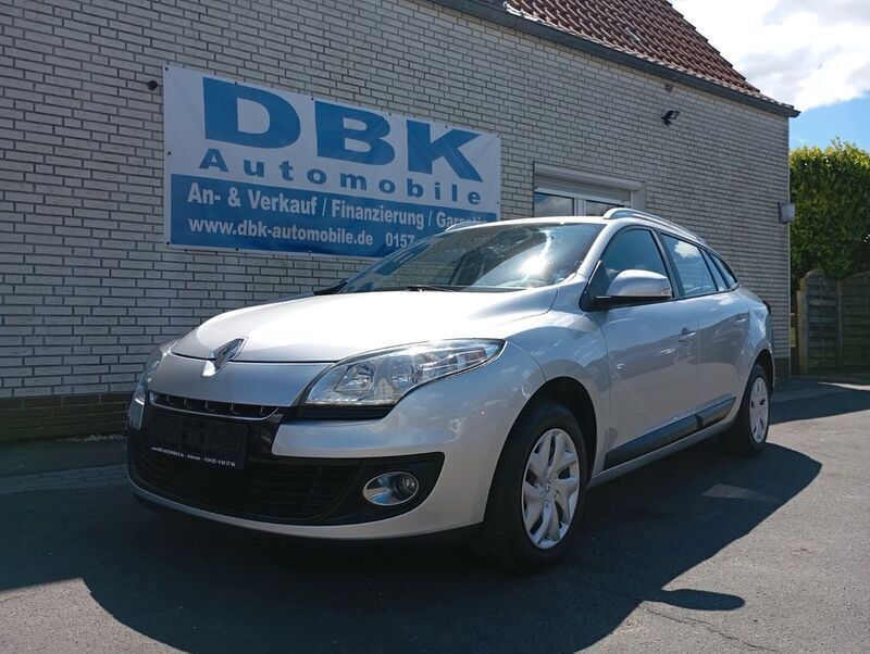 Grau Gebraucht 2013 Renault Mégane III Limousine | 5.480 € (Fairer Preis) - Bild 1/4