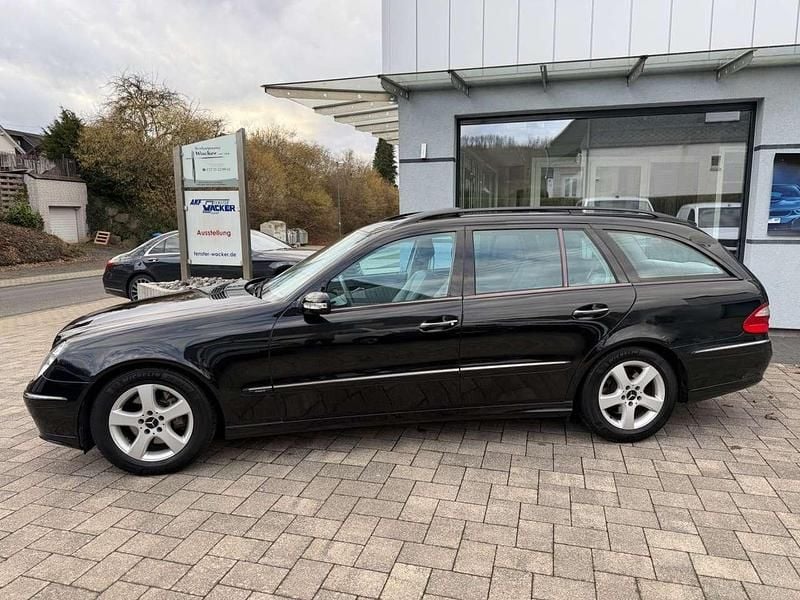 Gebraucht Mercedes E320 Avantgarde 204 PS (150 kW) 2004 Schwarz Kombi