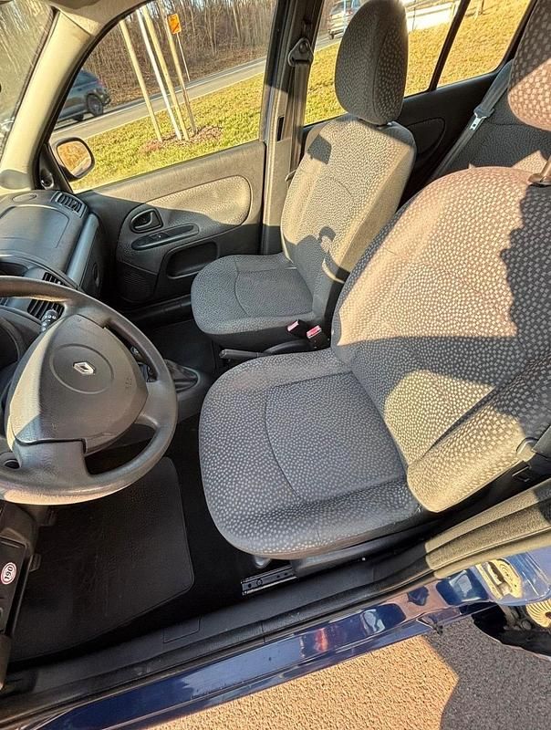 Gebraucht Renault Clio II 58 PS (42 kW) 2008 Blau Kleinwagen