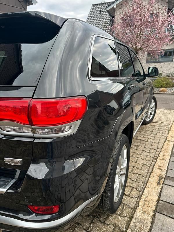 Gebraucht Jeep Grand Cherokee Summit 250 PS (183 kW) 2016 Schwarz SUV