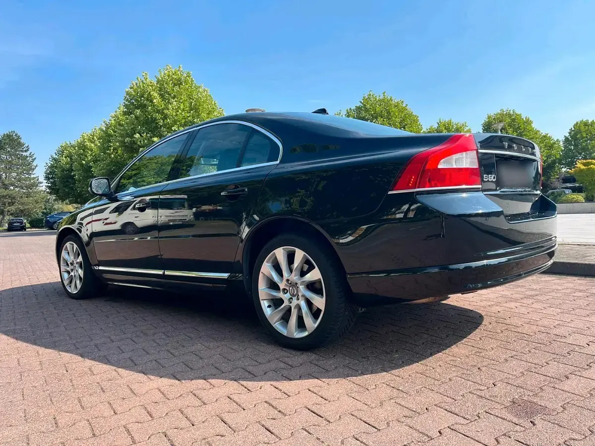 Gebraucht Volvo S80 163 PS (119 kW) 2012 Schwarz Limousine