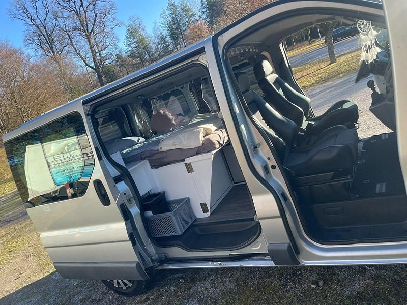 Gebraucht Opel Vivaro 135 PS (99 kW) 2004 Silber Van / Kleinbus