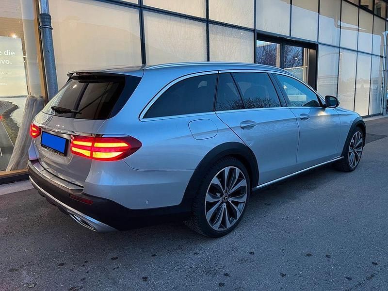 Gebraucht Mercedes E220 All-Terrain 194 PS (142 kW) 2017 Silber Kombi