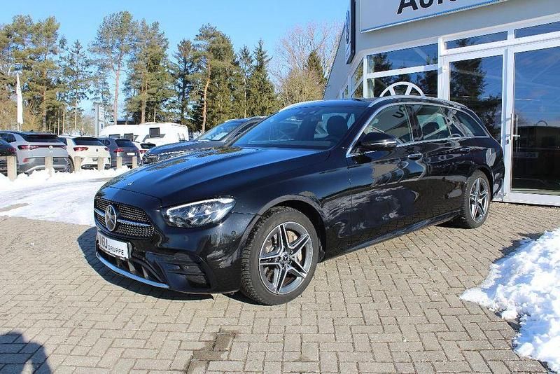 Gebraucht Mercedes E300 AMG 194 PS (142 kW) 2022 Schwarz (metallic) Kombi
